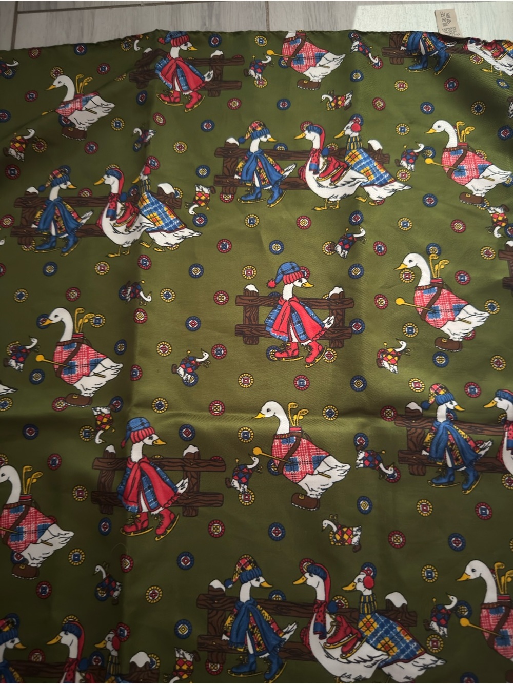 Vintage Scarf made In Italy 🇮🇹 Geese 🪿 Design Green Fall Winter Essential - Picture 3 of 7